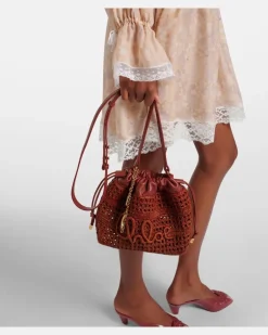 Chloé Bucket Bag Summer Banana Mini aus Raffiabast Braun