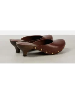 Chloé Clogs Judith aus Leder mit Nieten Braun