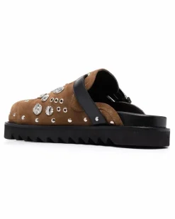 Clogs mit Nieten - Braun