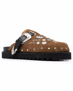 Clogs mit Nieten - Braun