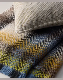 Decke aus einem Wollgemisch Multicolor