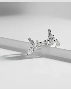 Einzelner Ear Cuff Serti Sur Vide aus 18kt Weißgold mit Diamanten Silber