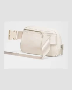 Everywhere Gürteltasche Größe in Light Ivory/Silver