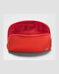 Everywhere Gürteltasche Größe in Cherry Ember/Silver