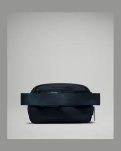 Everywhere Gürteltasche Größe in True Navy