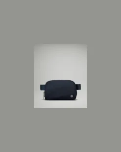Everywhere Gürteltasche Größe in True Navy