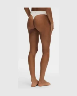 InvisiWear String mit mittelhohem Bund 3er-Pack für Frauen – Größe in Black/Light Ivory/Pink Pearl