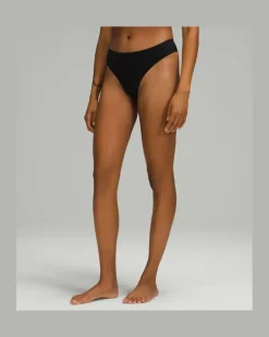 InvisiWear String mit mittelhohem Bund 3er-Pack für Frauen – Größe in Black