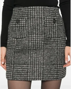 Karierter Anzug mit Knopfdetail - Grau