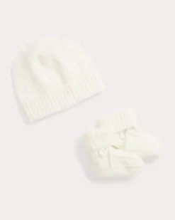 Kaschmirmütze und Babyschuhe im Set White