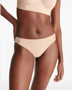 Mika Soyeuse Tanga - Nude