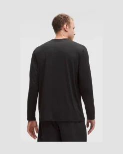 Mile Maker Leichtes Langarmshirt für Männer – Größe in Black