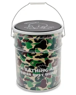 Ornament mit Camouflage-Print - Grün