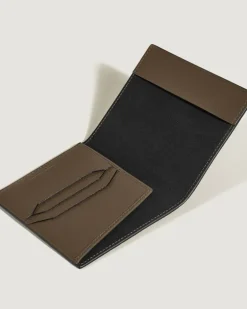 Passetui aus Grain Leder - Haselnussbraun - Leder - MB220224 - Passetuis