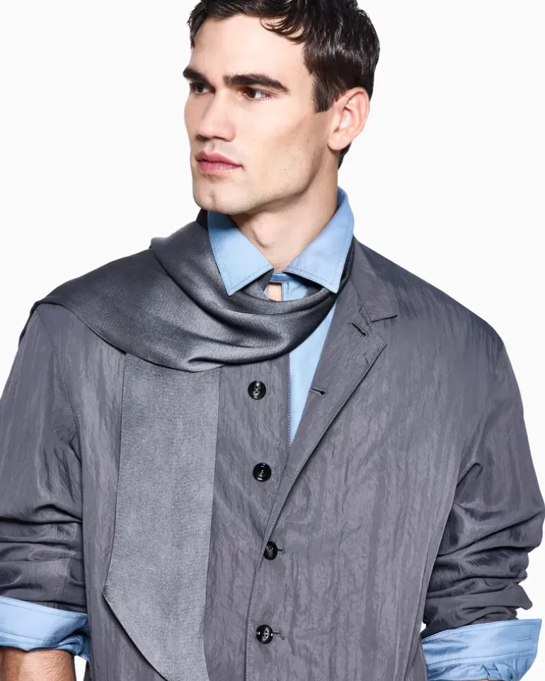 Schal aus Satin Grau