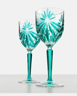 Set aus vier Weingläsern GrüN