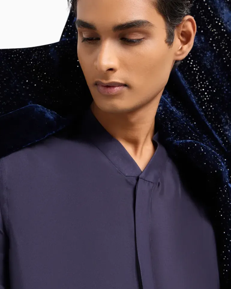 Smokingjacke aus Samt mit Strass und Schalkragen Capsule Blau