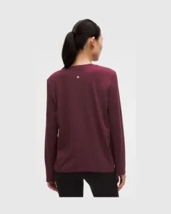 Swiftly Relaxed Langarmshirt e Passform für Frauen – Größe in Burgundy Bay