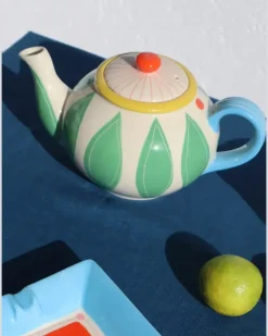 Teekanne mit Blatt-Print - Weiß