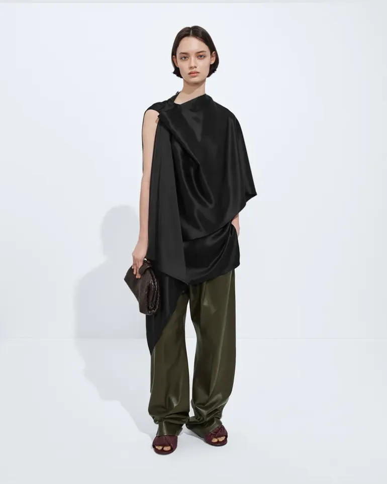 Top aus fließendem Seidensatin -Schwarz - Damen