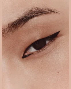 Trait d', Eyeliner - Prägung und Präzision