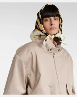 Tuch aus Seide Beige