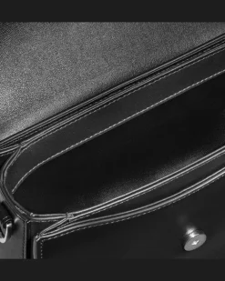 Umhängetasche mit Federdetail aus Soft Leder - Schwarz - Leder - MB199831 - Messenger Bags