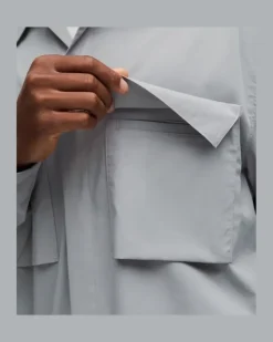 Unshaken Langarmshirt mit Kragen für Männer – Größe in Feather Grey