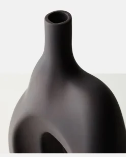 Vase Ni Medium by Kristian Sofus Hansen und Tommy Hyldahl Braun