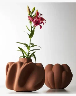 Vase Wabi Medium aus Keramik Braun