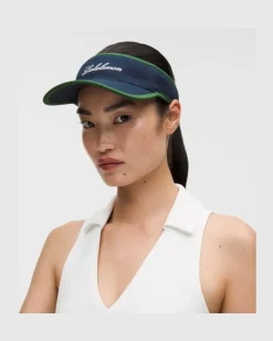 Visier aus Baumwoll-Canvas mit abnehmbarem Schweißband – Größe in True Navy/Ivy Grove