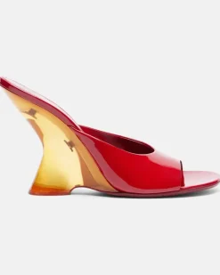 Wedge-Pantoletten aus Lackleder Rot