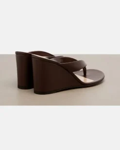 Wedge-Sandalen aus Leder Braun