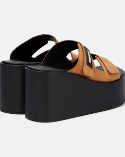 Wedge-Sandalen aus Veloursleder Braun