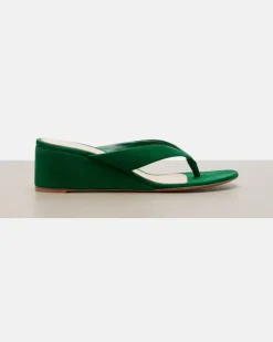 Wedge-Sandalen aus Veloursleder GrüN