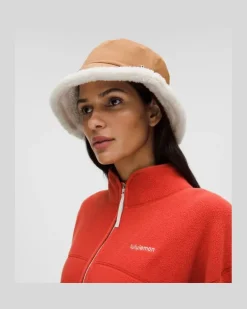 Wendbarer Bucket Hat aus Bouclé-Fleece – Größe in Chestnut Brown/Light Ivory