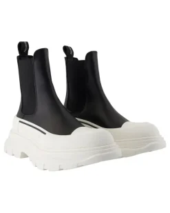 Women's Chunky Rubber Sole Chelsea Boot Black Calfskin